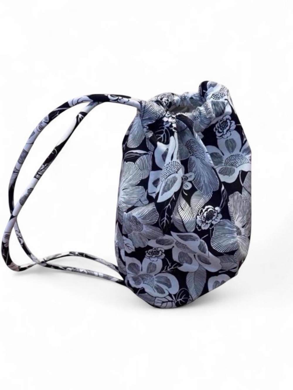NWT Vera Bradley Ditty Bag Bedford Blooms Black White Floral Travel Pouch